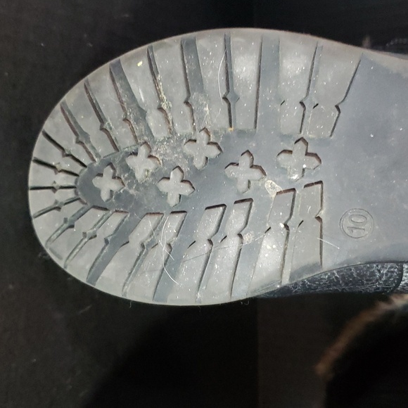 Women's faux fur, leather bootie. Size 10. - Picture 10 of 13